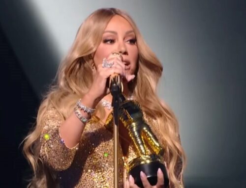 Mariah Carey Accepts Video Vanguard Award With Medley Of Hits